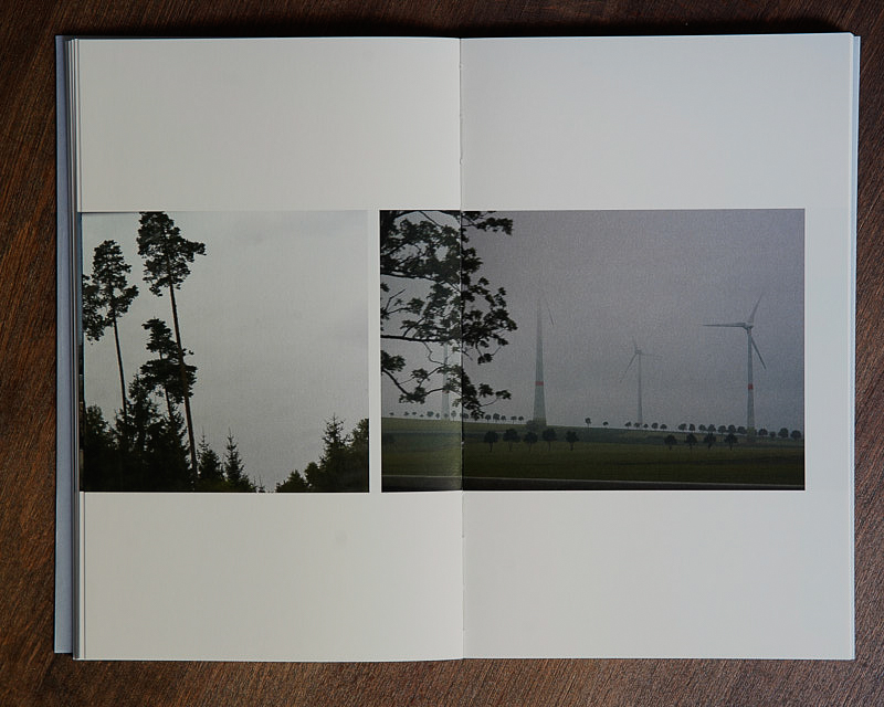 Reprodution Nein, wir stehen! Der Bahnhof fährt.